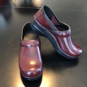 Like new Dansko clogs Professional Cabrio